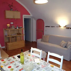 Medieval Village Apartamento Isolabona